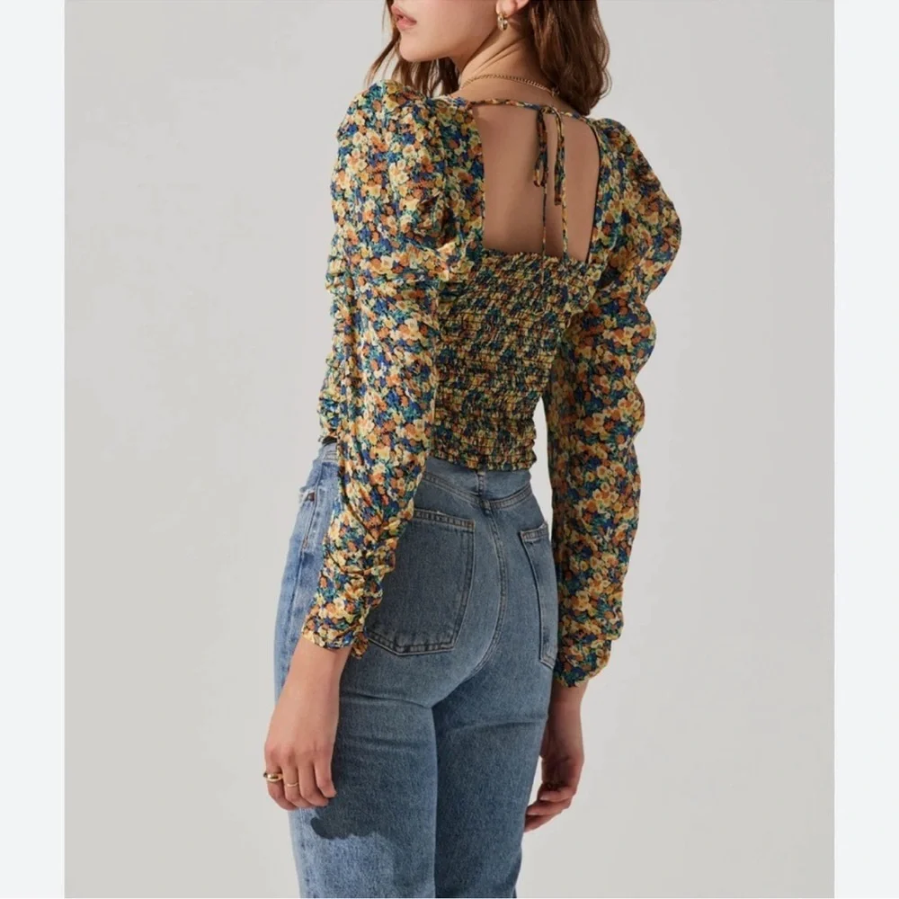Astr the label ruched Floral Puff Sleeve Top